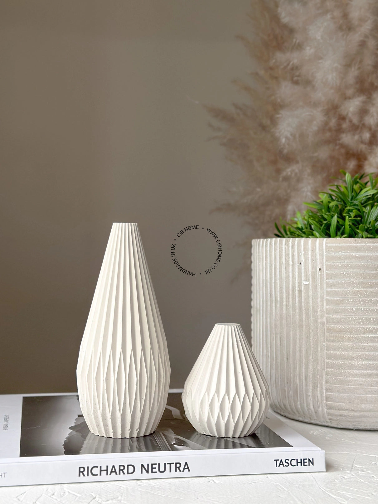 Stone Ribbed Ornament Set