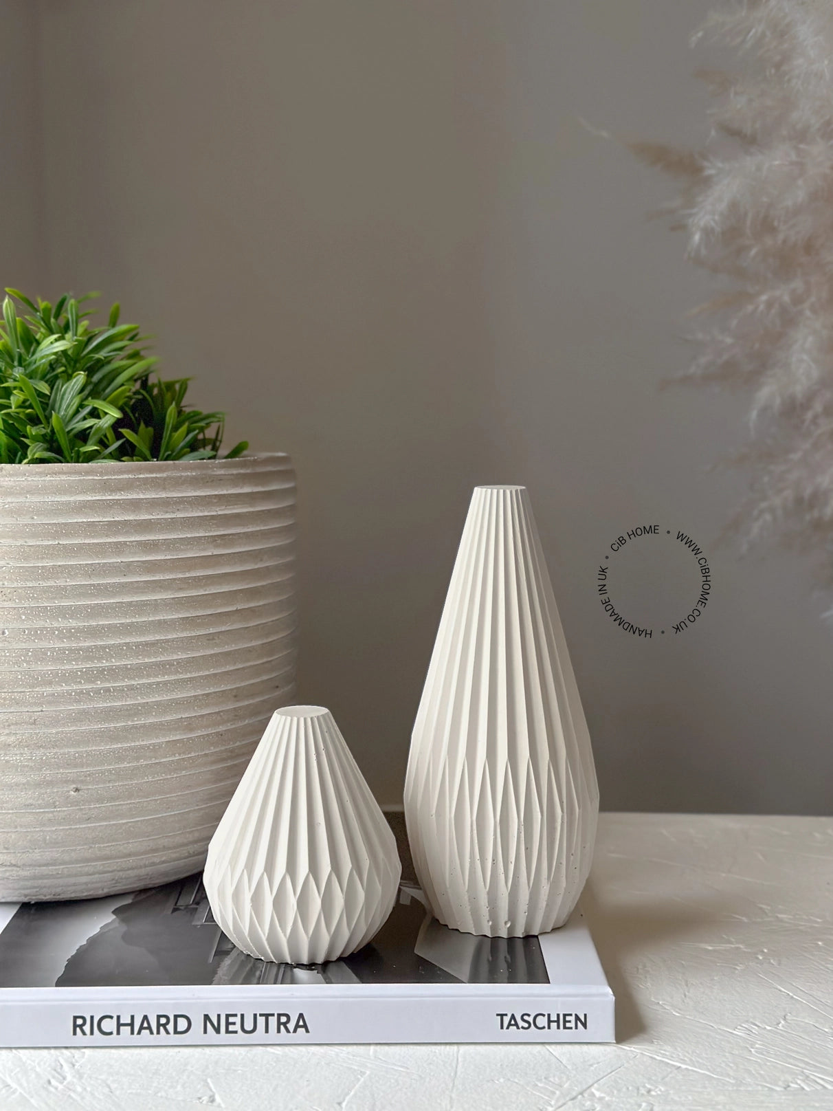 Stone Ribbed Ornament Set